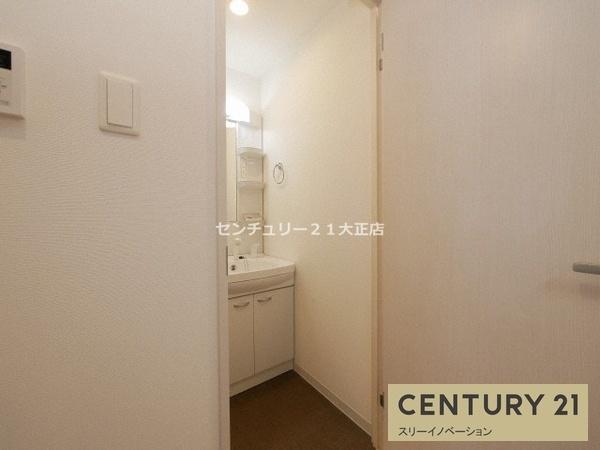 フォーリアライズ弁天町クロス