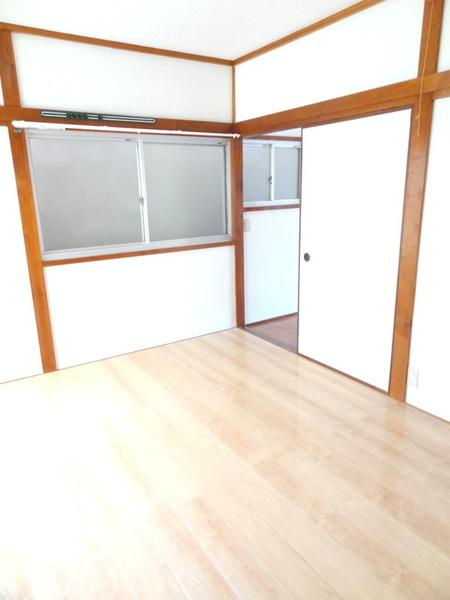 鶴町１丁目貸家