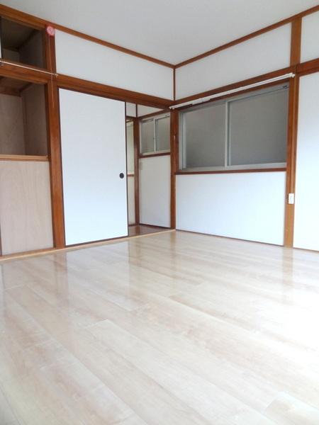 鶴町１丁目貸家