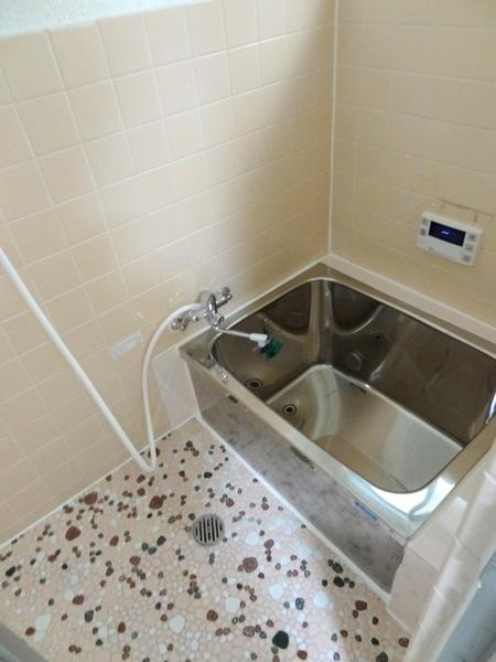 鶴町１丁目貸家