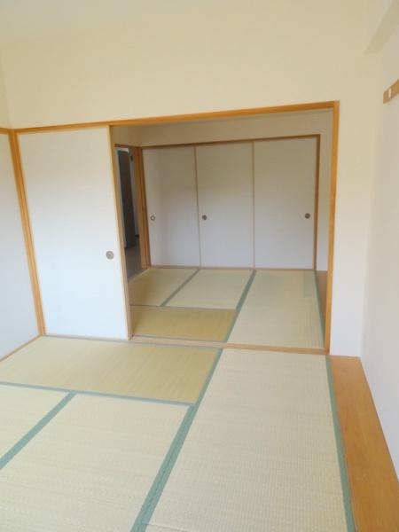 メゾンドーム三軒家