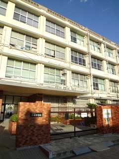 ダイナースコート(大阪市立港南中学校)