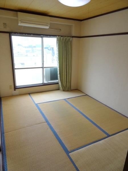 シャトーナカタ
