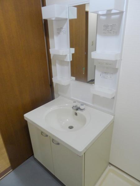 メゾンドーム三軒家