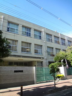 シティハイツ市岡(大阪市立磯路小学校)