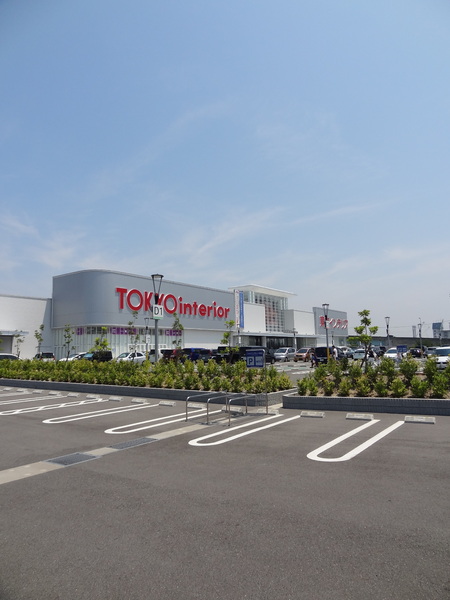 鶴町3丁目貸家(東京インテリア家具)