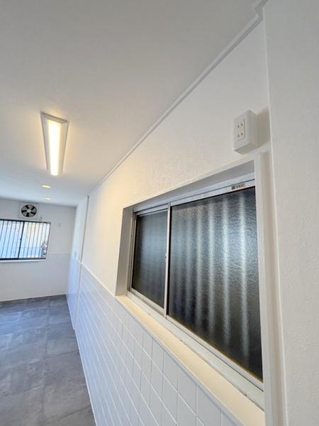 鶴町3丁目倉庫兼ガレージ