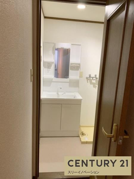 三軒家東4丁目貸家
