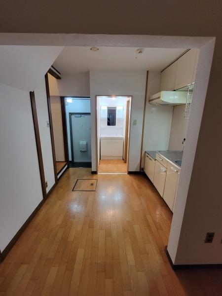 日ノ岡ローズハイツ　11号室