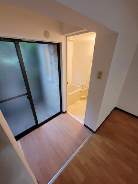 日ノ岡ローズハイツ　11号室