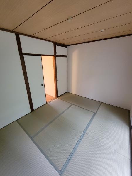 日ノ岡ローズハイツ　11号室