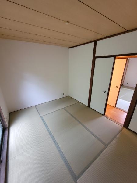 日ノ岡ローズハイツ　11号室