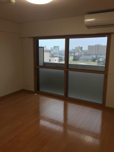 ロイヤルメゾン大橋