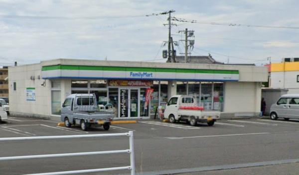 カーサ・アルバ A(ファミリーマート小松バイパス店)