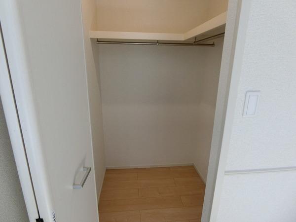 羽曳野市誉田３丁目のハイツ