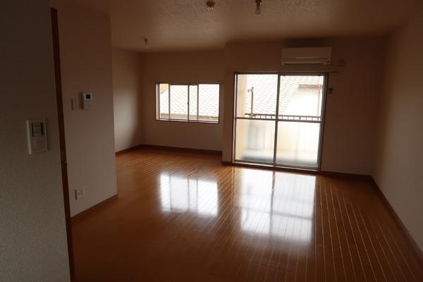 藤井寺市国府３丁目のマンション