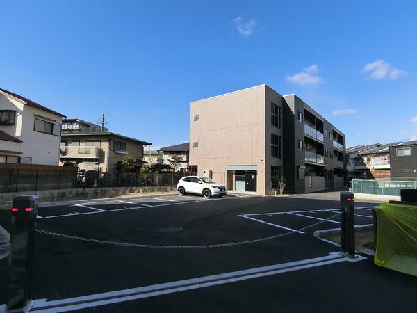 羽曳野市高鷲４丁目のマンション