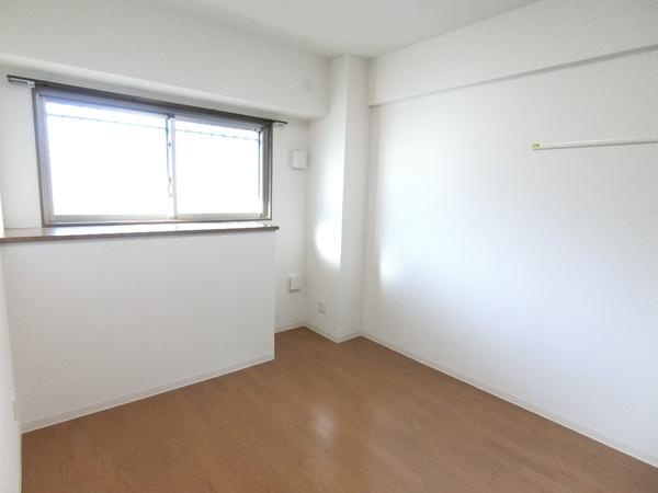 羽曳野市高鷲４丁目のマンション