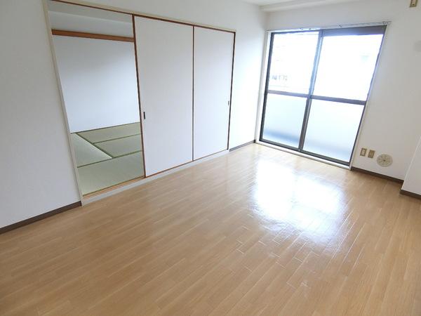 羽曳野市白鳥１丁目のマンション