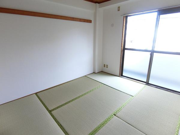 羽曳野市白鳥１丁目のマンション
