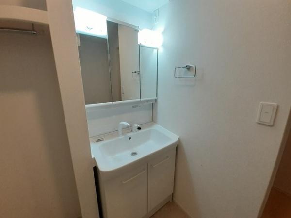 羽曳野市高鷲７丁目のハイツ