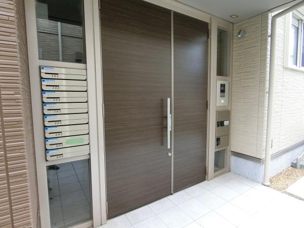 松原市東新町5丁目のアパート(エントランス)