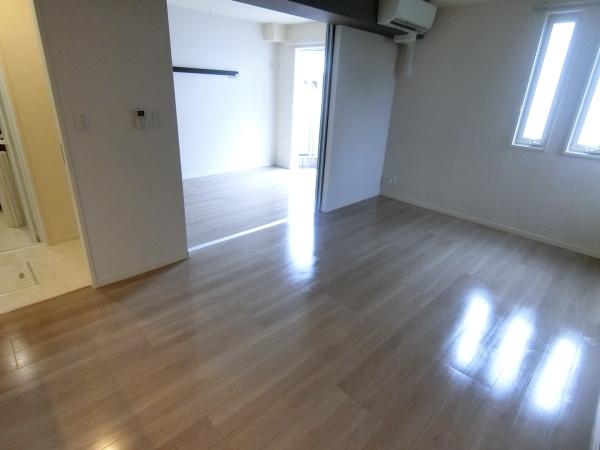 松原市東新町5丁目のアパート(リビング)