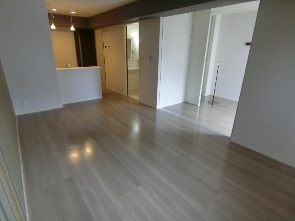 松原市東新町5丁目のアパート(リビング)