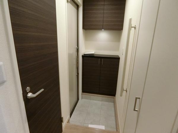松原市東新町5丁目のアパート(玄関)