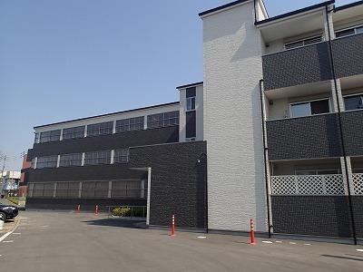 羽曳野市高鷲１０丁目のハイツ