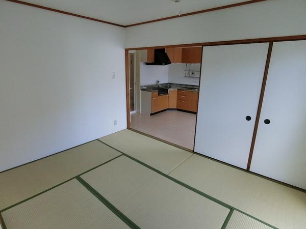 ハイツしらとり