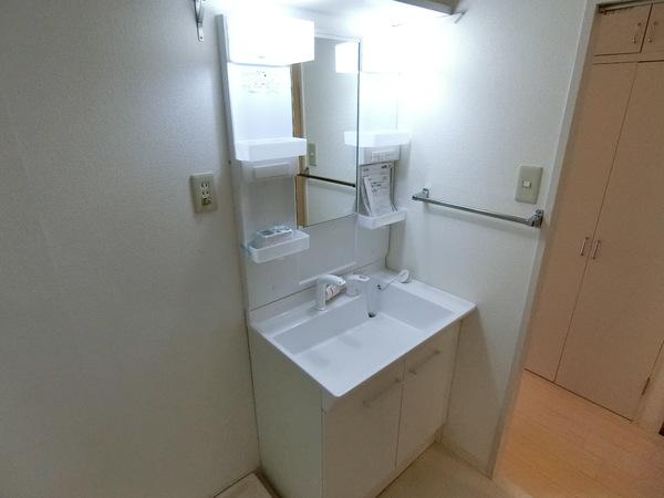 ハイツしらとり