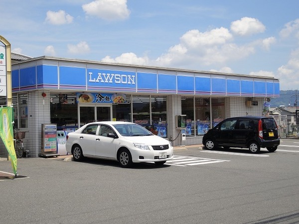 藤井寺市小山２丁目のハイツ(ローソン藤井寺市役所前店)
