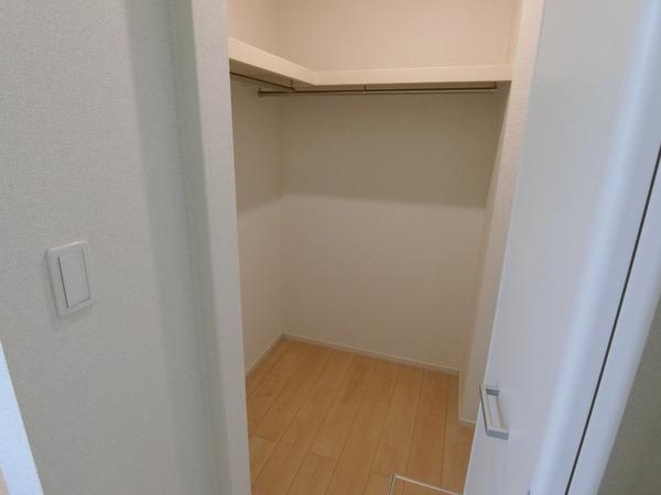 羽曳野市誉田３丁目のハイツ
