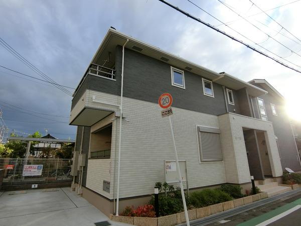 羽曳野市誉田３丁目のハイツ