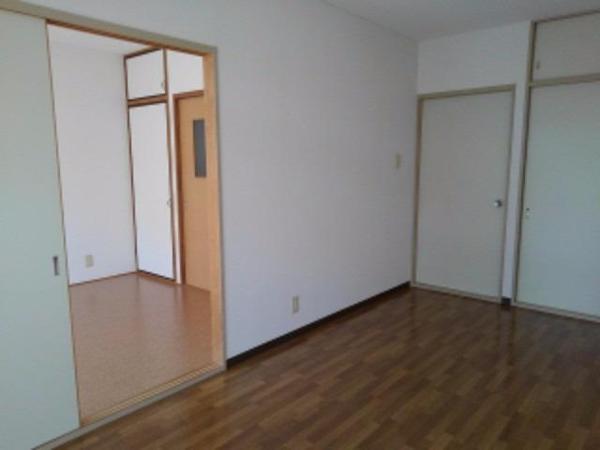 柏原市国分市場２丁目のマンション