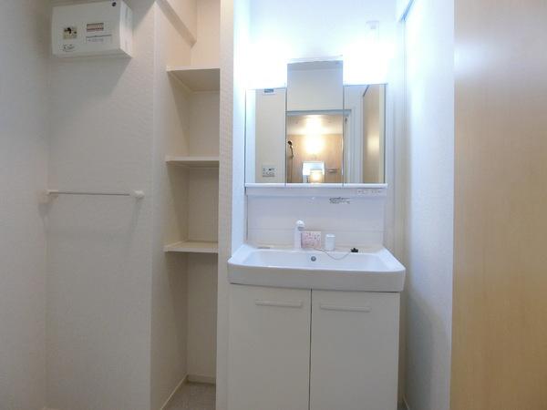 柏原市国分本町３丁目のハイツ