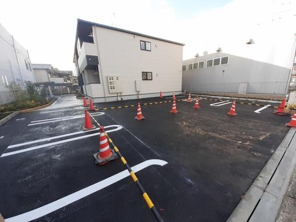 松原市田井城2丁目のアパート(駐車場)