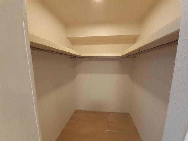 羽曳野市高鷲８丁目のアパート