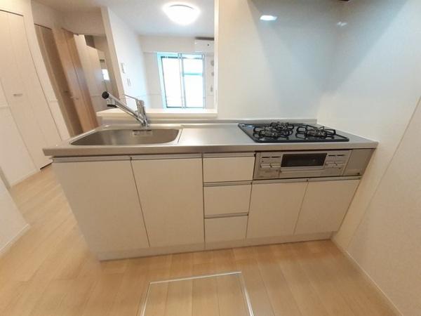 羽曳野市高鷲８丁目のアパート