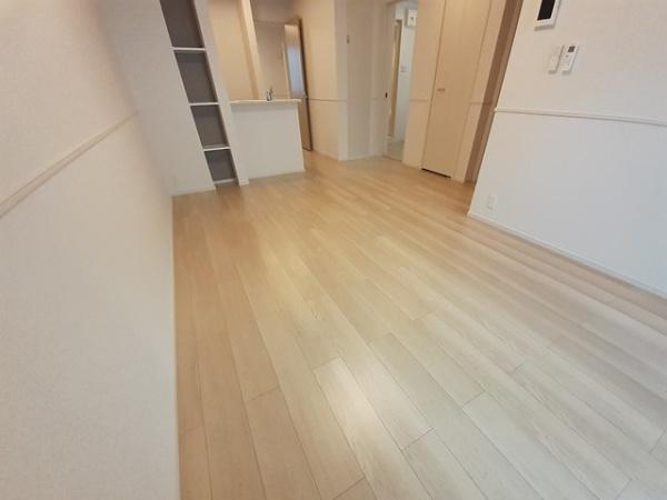 羽曳野市高鷲８丁目のアパート
