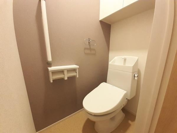 羽曳野市高鷲８丁目のアパート
