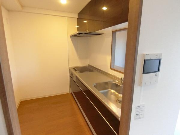 羽曳野市高鷲４丁目のマンション