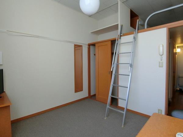 藤井寺市春日丘１丁目のハイツ
