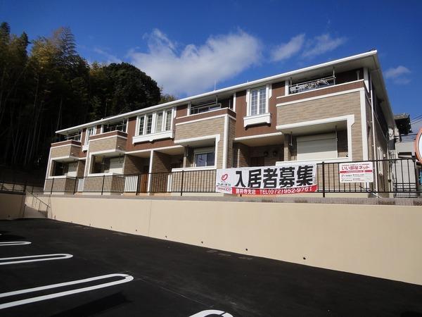 羽曳野市西浦４丁目のハイツ