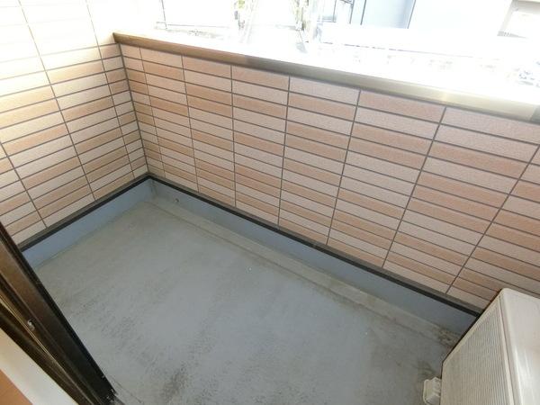 羽曳野市伊賀２丁目のハイツ