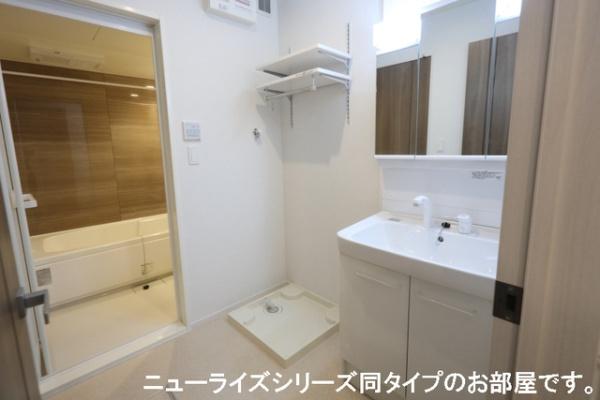 羽曳野市河原城のアパート
