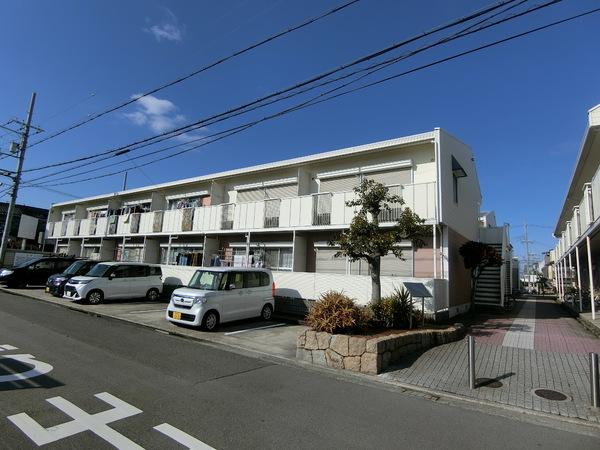 トモバヤシハイタウンA棟