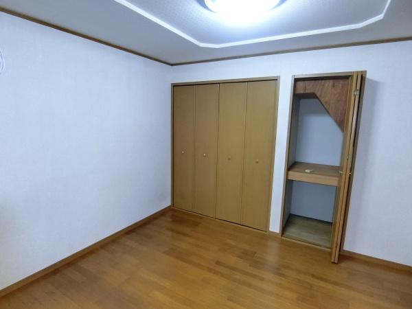 羽曳野市野々上５丁目のテラスハウス