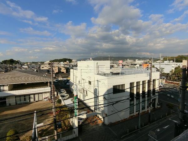 羽曳野市白鳥１丁目のマンション
